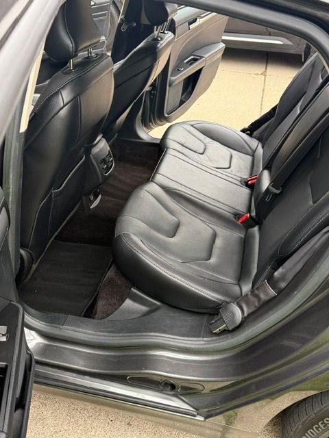Used 2017 Ford Fusion Energi Titanium FWD image 10