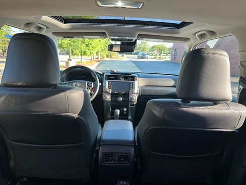 Used 2022 Toyota 4Runner SR5 Premium w/ Moonroof Package RWD image 18