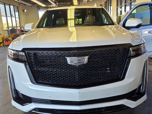 Used 2023 Cadillac Escalade ESV Sport w/ LPO, ONYX Package image 2