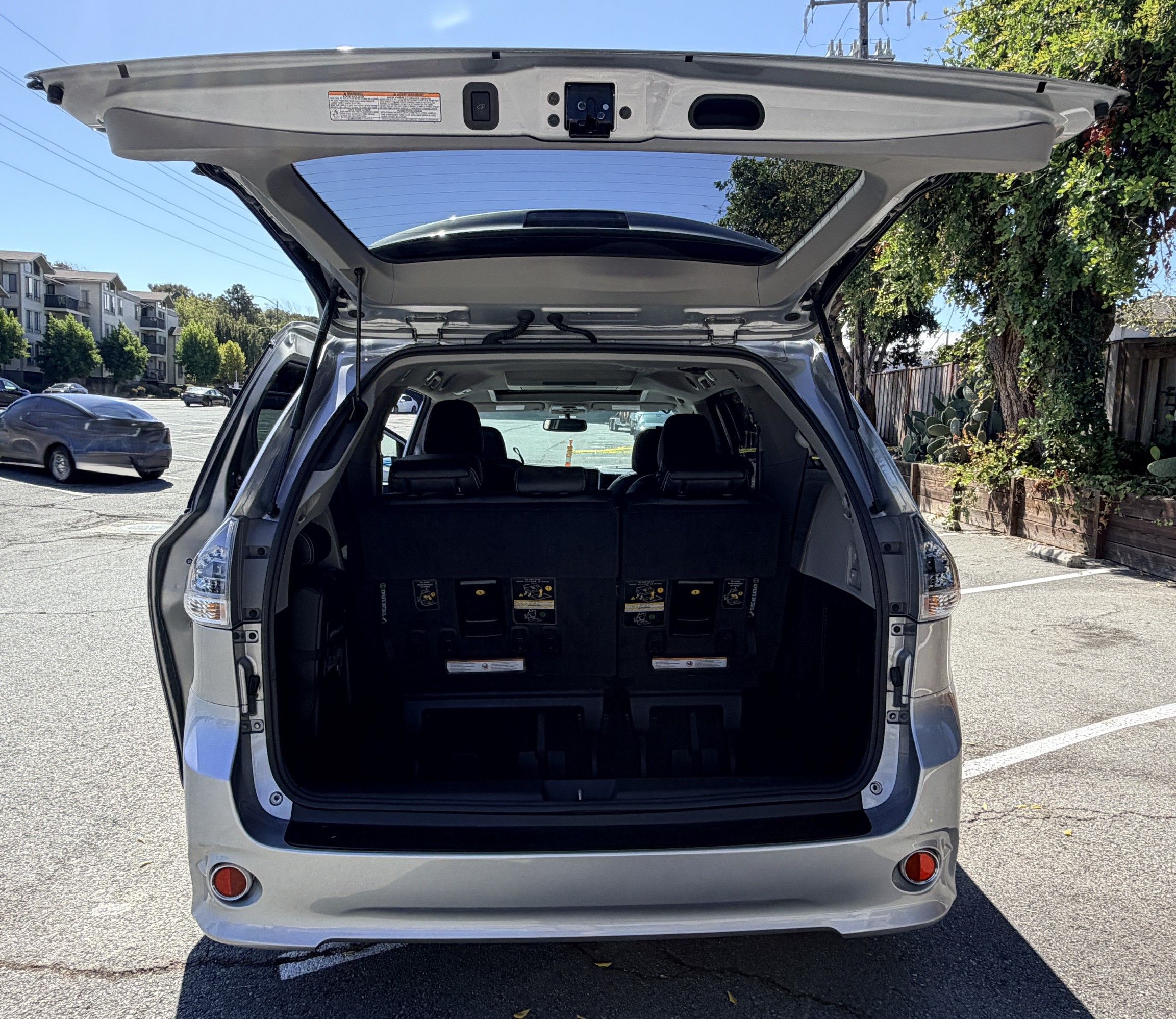 Used 2015 Toyota Sienna SE Premium FWD image 12