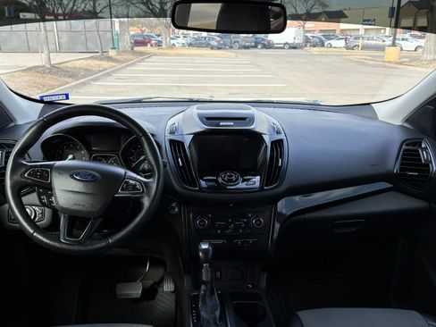 Used 2017 Ford Escape Titanium image 17