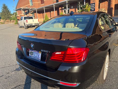 Used 2015 BMW 550i xDrive Sedan AWD/4WD image 16