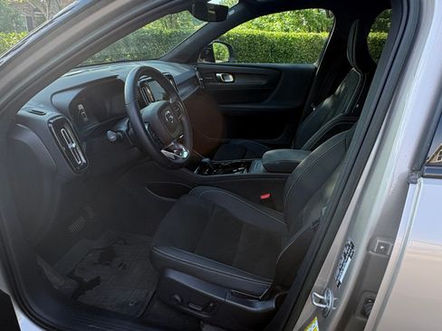 Used 2023 Volvo XC40 Recharge Ultimate w/ Protection Package Premier AWD/4WD image 8