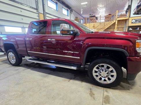 Used 2017 GMC Sierra 2500 Denali w/ Duramax Plus Package image 15