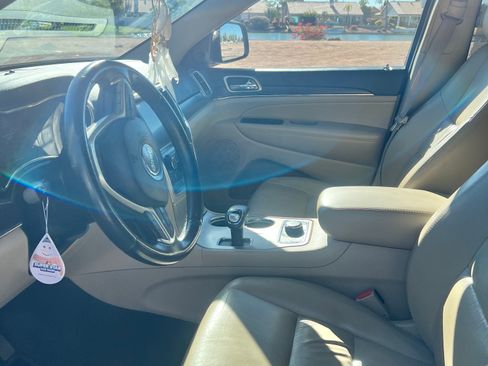 Used 2015 Jeep Grand Cherokee Limited w/ Trailer Tow Group IV image 14