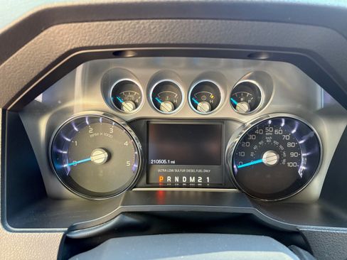 Used 2015 Ford F250 Lariat w/ Lariat Ultimate Package image 16