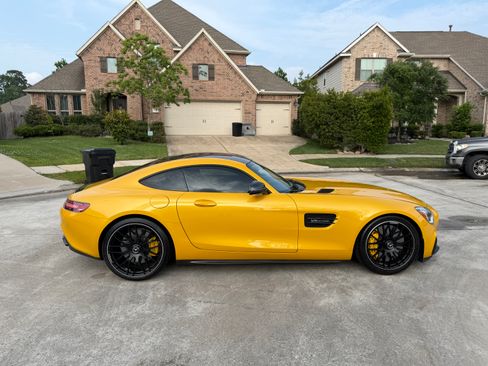 Used 2017 Mercedes-Benz AMG GT S image 25