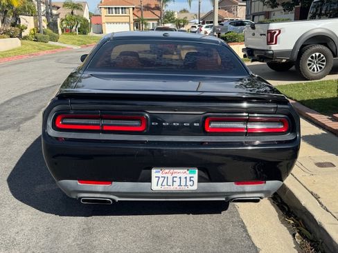 Used 2017 Dodge Challenger R/T image 8