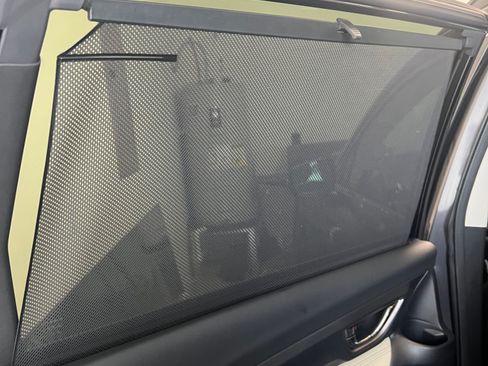 Used 2022 Subaru Ascent Limited image 14