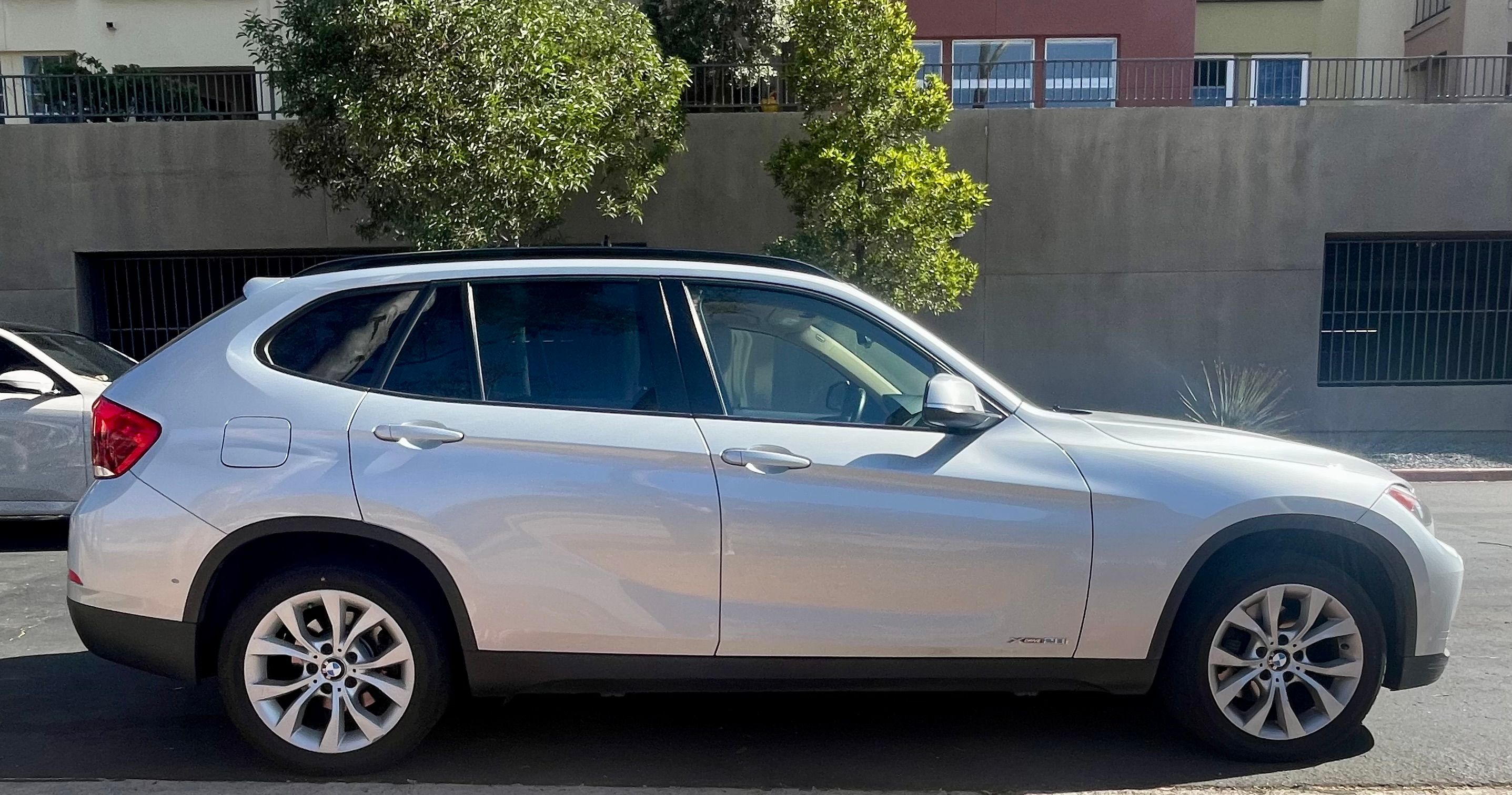 Used 2014 BMW X1 xDrive28i AWD/4WD image 2