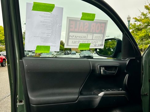 Used 2021 Toyota Tacoma TRD Off-Road w/ TRD Premium Off Road Package image 12