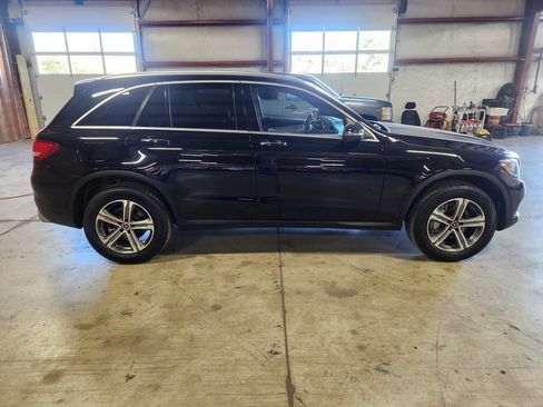 Used 2018 Mercedes-Benz GLC 300 4MATIC image 2