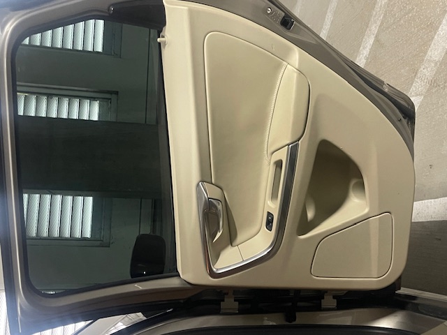 Used 2015 Volvo XC60 T5 Platinum FWD image 13