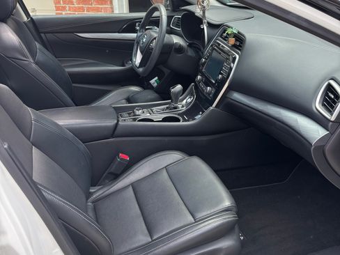 Used 2017 Nissan Maxima 3.5 SL FWD image 6