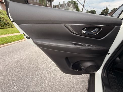 Used 2019 Nissan Rogue SV w/ Sun & Sound Touring Package AWD/4WD image 26