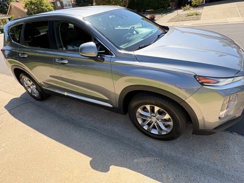 Used 2019 Hyundai Santa Fe SE AWD/4WD image 4