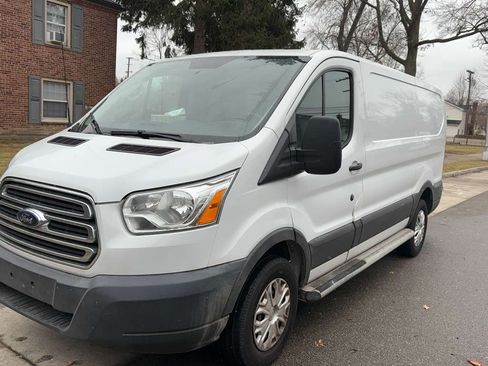 Used 2015 Ford Transit 250 130 Low Roof w/ Exterior Upgrade Package image 1