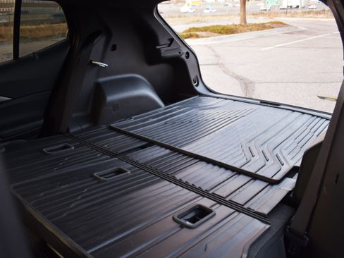 Used 2025 Chevrolet Equinox EV LT image 6