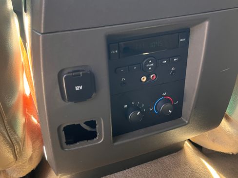 Used 2012 Ford Expedition XLT image 16