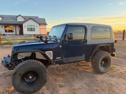 Used 2005 Jeep Wrangler Unlimited image 1