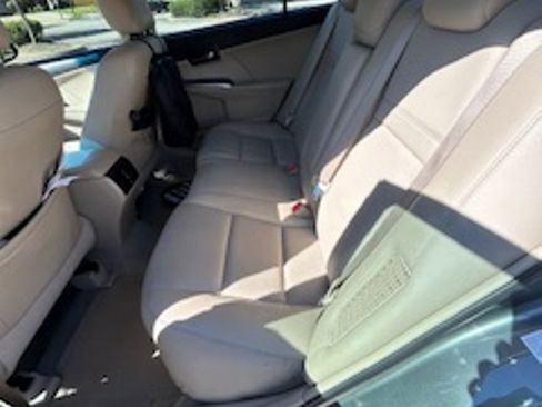 Used 2014 Toyota Camry XLE image 8