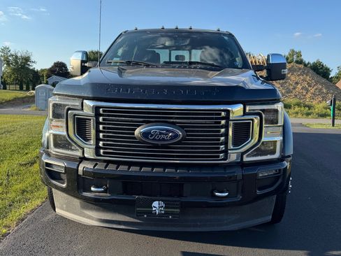 Used 2022 Ford F450 Platinum w/ FX4 Off-Road Package image 4