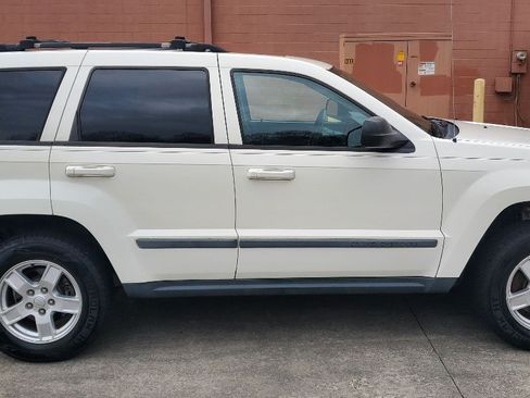 Used 2007 Jeep Grand Cherokee Laredo image 1