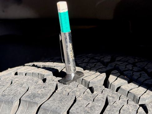 Used 2015 Nissan Frontier SV w/ SV Value Truck Package image 14