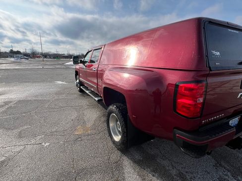 Used 2019 Chevrolet Silverado 3500 High Country w/ Duramax Plus Package image 9