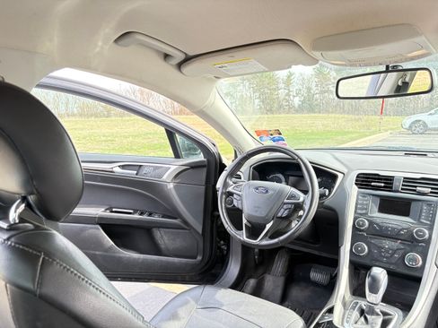 Used 2014 Ford Fusion SE w/ Equipment Group 202A image 10