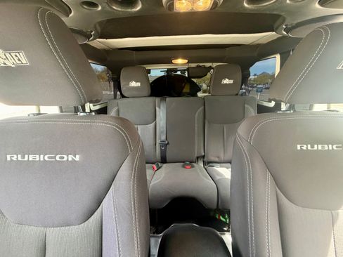 Used 2014 Jeep Wrangler Unlimited Rubicon w/ Connectivity Group image 9