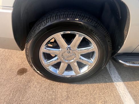 Used 2014 GMC Yukon XL Denali AWD/4WD image 13