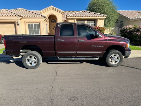 Used 2005 Dodge Ram 2500 Truck SLT w/ Quad Cab Big Horn Value Group image 2