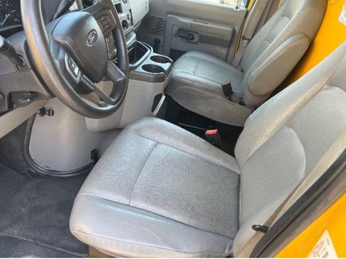 Used 2021 Ford E-350 and Econoline 350 Super Duty image 9