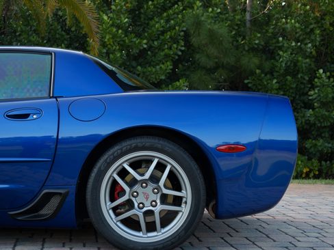 Used 2003 Chevrolet Corvette Z06 w/ Memory Package, 3 Drivers RWD image 9