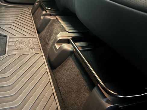 Used 2022 Subaru Ascent Limited image 18