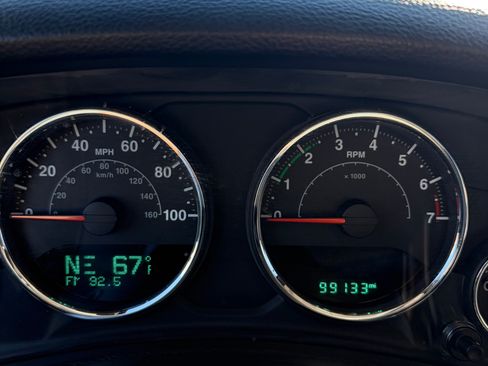 Used 2015 Jeep Wrangler Unlimited Sahara image 6