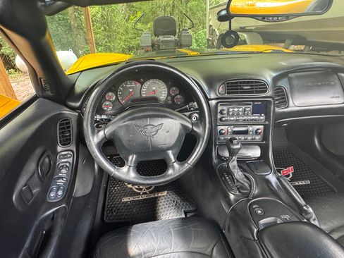 Used 2002 Chevrolet Corvette Convertible w/ Preferred Equipment Group2 image 10