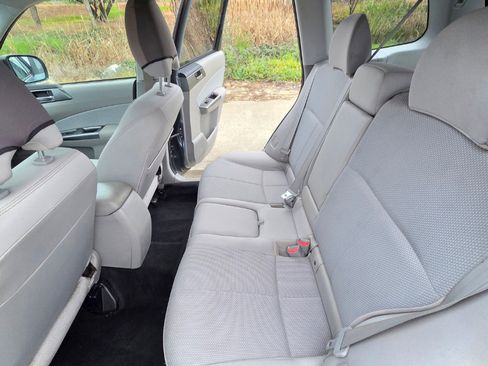 Used 2012 Subaru Forester 2.5X Premium w/ All-Weather Pkg image 2