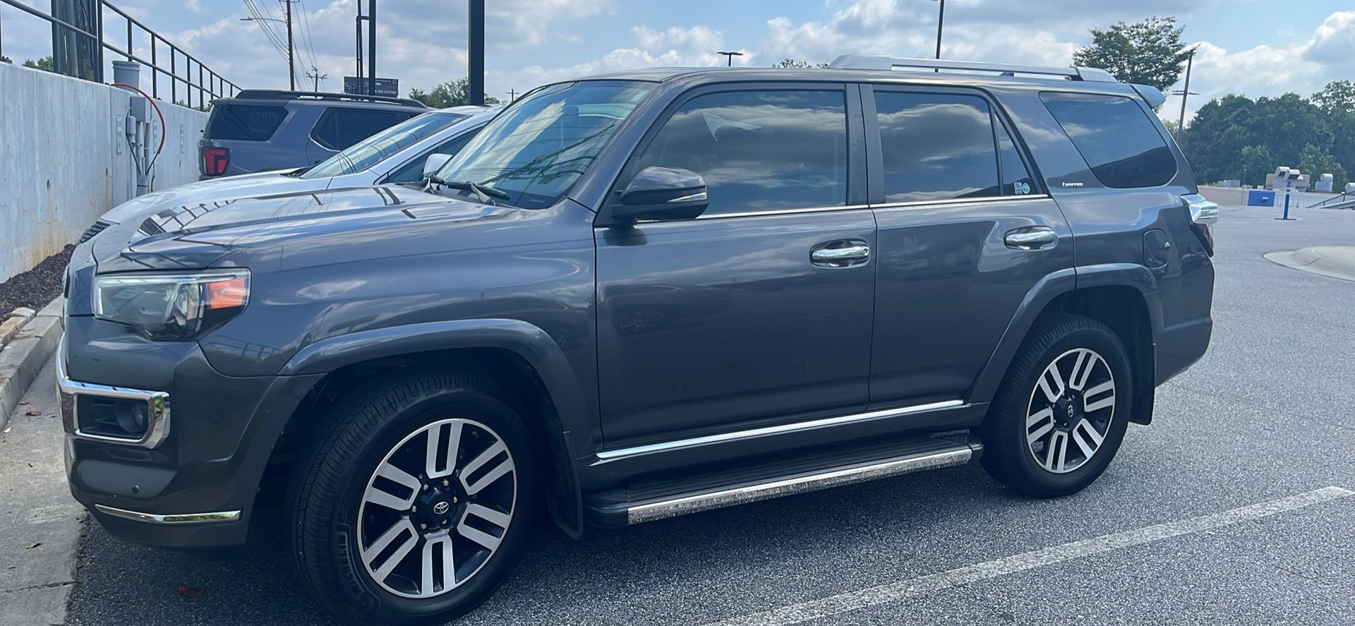 Used 2018 Toyota 4Runner Limited AWD/4WD image 1