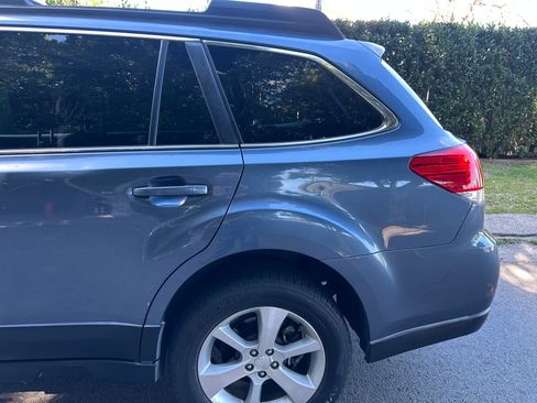 Used 2014 Subaru Outback 2.5i Limited w/ Moonroof Package image 15