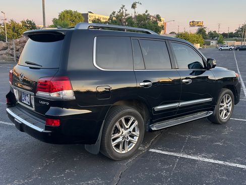 Used 2013 Lexus LX 570 4WD w/ Luxury Pkg image 8