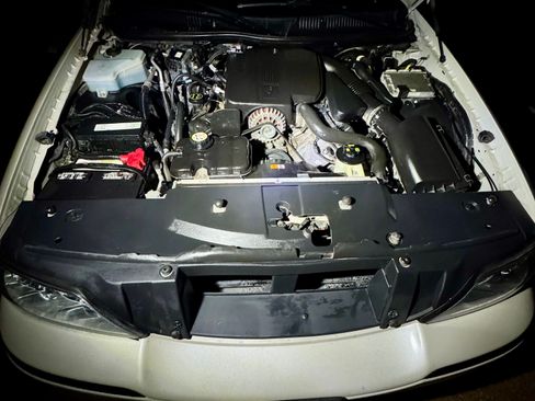 Used 2006 Lincoln Town Car Signature L image 8