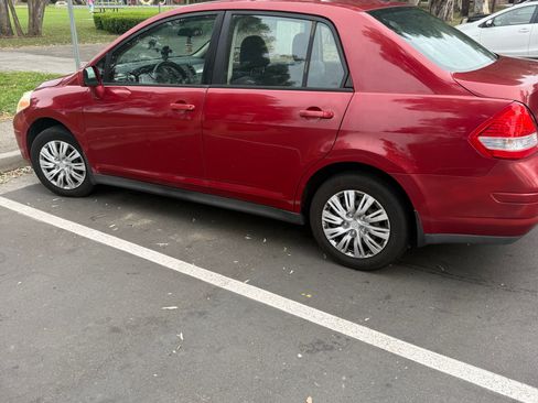 Used 2009 Nissan Versa 1.8 S w/ PWR Pkg image 4