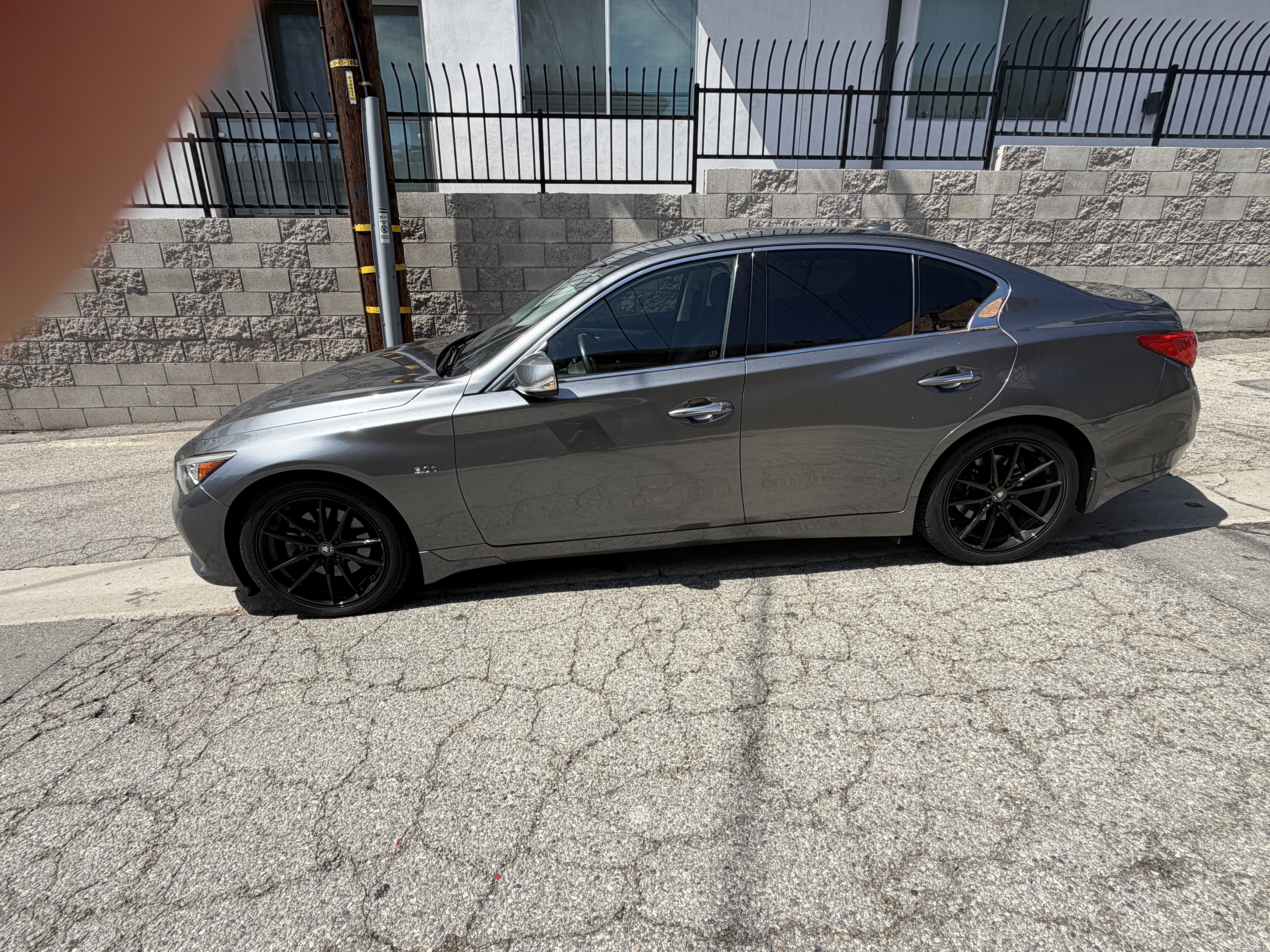 Used 2016 INFINITI Q50 3.0t Premium w/ Driver Assistance Package AWD/4WD image 6