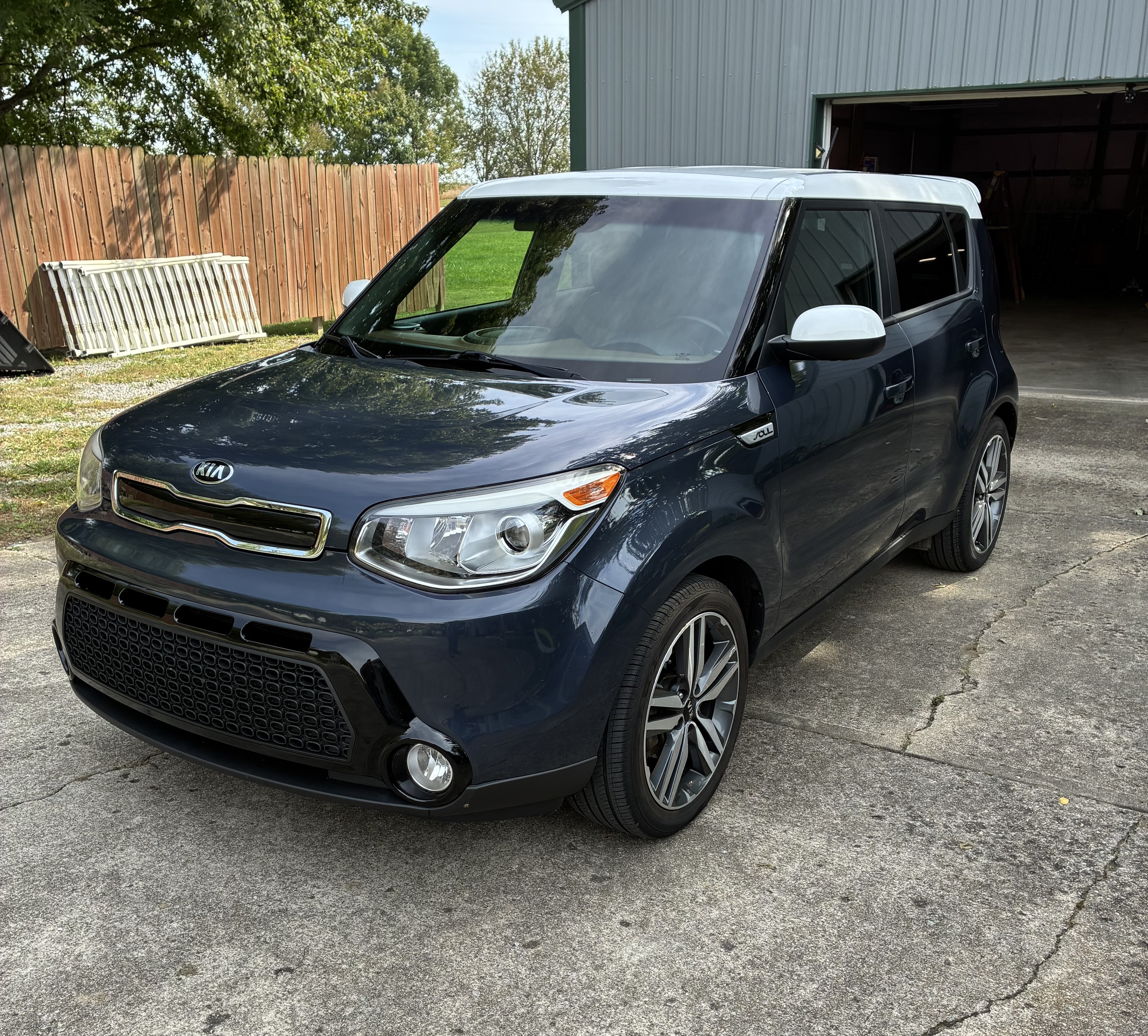 Used 2016 Kia Soul + w/ Audio Package FWD image 1