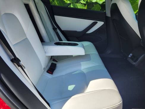 Used 2020 Tesla Model 3 image 9