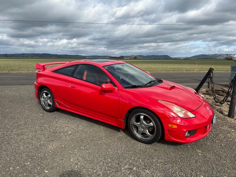 Used 2005 Toyota Celica GT image 1