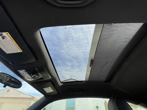 Used 2012 Volkswagen Beetle Turbo image 10