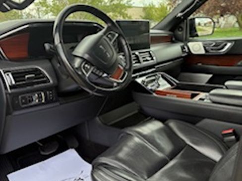 Used 2022 Lincoln Navigator Reserve AWD/4WD image 6